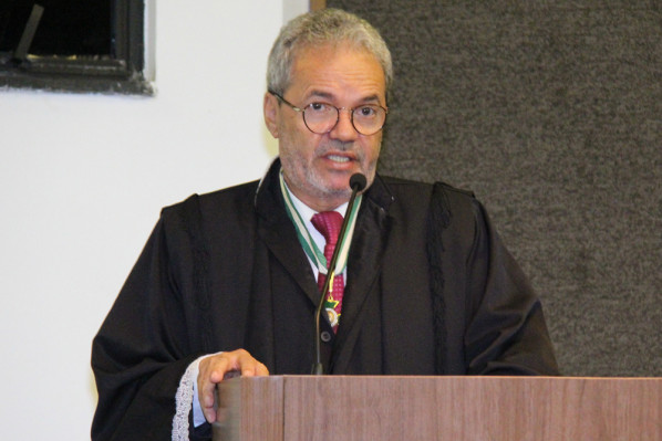 Conselheiro Clóvis Barbosa é empossado como novo presidente do TCE. (Foto: Cleverton Ribeiro)