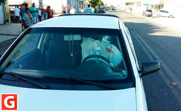 Marchante é executado dentro de veículo na periferia da cidade de Itabaiana. (Foto: Gilson de Oliveira/Itnet)