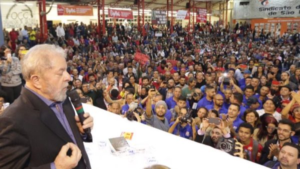 Ex-presidente discursou durante congresso do PT em São Paulo. 'Se não me prenderem logo, quem sabe um dia eu mando prendê-los.'