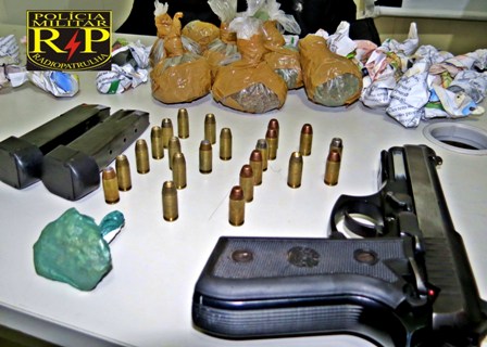  Rádio Patrulha prende homem com drogas e pistola pertencente à SSP