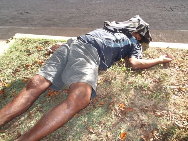 Populares encontram corpo de homem na “rua da entrada” de Neópolis 