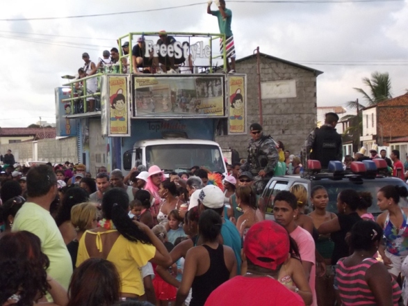  Bloco Aspone arrastou multidões às ruas do Rosa Elze 