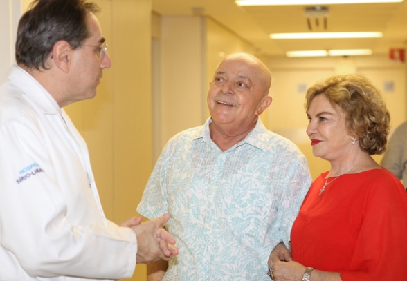 Lula deixa hospital após fim do tratamento contra o câncer