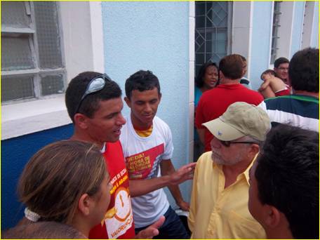  Tribuna da Praia: Desequilibrado, Francisco Gualberto desrespeita servidores da Educação em Propriá
