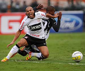  Com massacre no 1º tempo, Vasco elimina Flamengo e decide turno com Botafogo