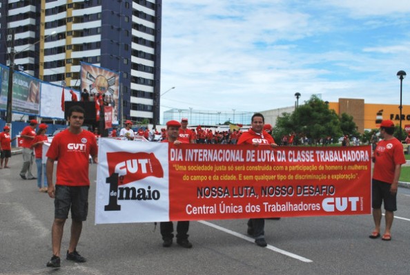  CUT/SE promove grande marcha para celebrar o 1º de Maio - Dia de luta da classe trabalhadora