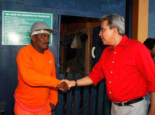   Déda visita obras da Escola Técnica Estadual de Petróleo e Gás