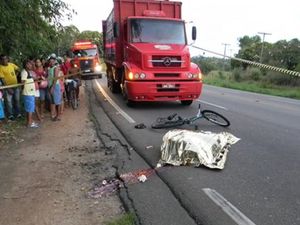  Ciclista morre atropelado por caminhão na BR 101 em Estância, SE