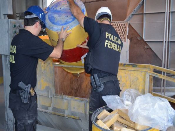  Polícia Federal incinera drogas em fábrica de cimento de SE