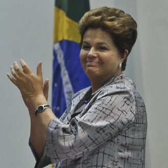 Dilma promete plano nacional de transportes