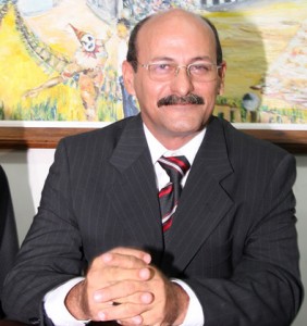 Ex-prefeito Etelvino Barreto lamenta que o ex-prefeito Laércio Passos. (Foto: reprodução)