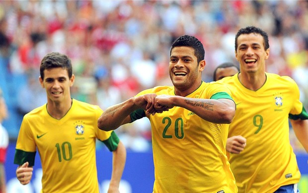   Sem Neymar, Hulk resolve no 1º tempo e Brasil vence a Dinamarca