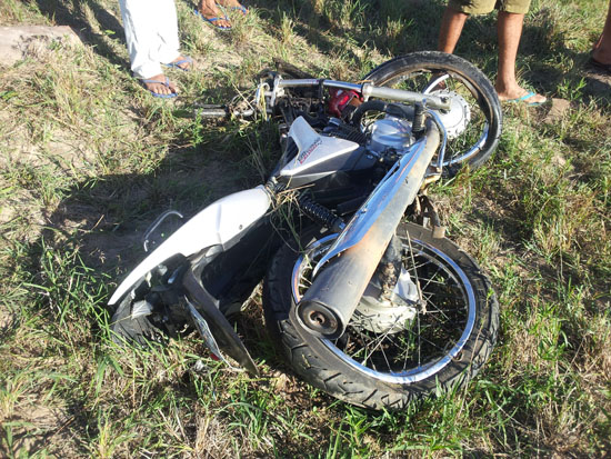  Acidente entre moto e carro deixa motociclista morto em Lagarto