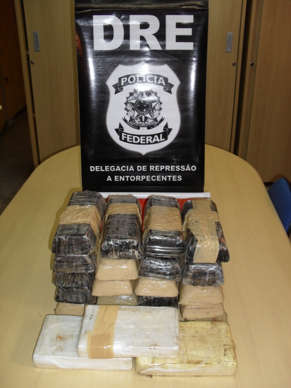  Polícia Federal prende casal que transportava 24kg de crack, em Aracaju