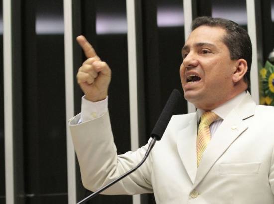 Abandono dos serviços públicos em Aracaju é realizado para justificar a privatização, diz vereador