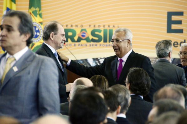 Márcio Macêdo apresenta projeto que estabelece seguro-desemprego para catadores de mangaba