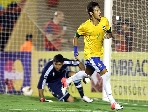  Com gol no fim, Brasil vence Argentina de virada e 'salva' Mano