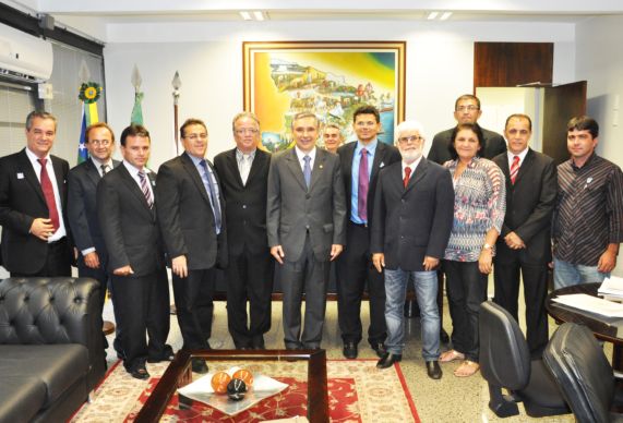 UFS agradece apoio de senador Valadares na liberação de R$ 13 milhões