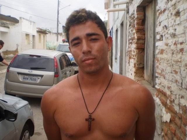 Preso em Alagoas acusado de matar homem durante sepultamento da irmã em Aracaju