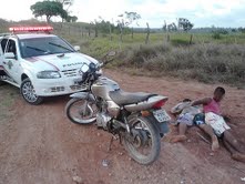 CPRv recupera motocicleta roubada e apreende arma de fogo em Estância
