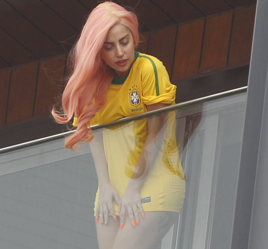 Com vendas fracas do show carioca, assessores de Lady Gaga entram em ação