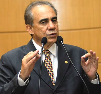  Quem mudar o voto do Proinveste passará ideia que recebeu doce, diz  Venâncio Fonseca