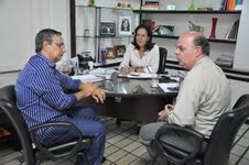 Senador Eduardo Amorim visita Secretaria Municipal de Saúde de Aracaju