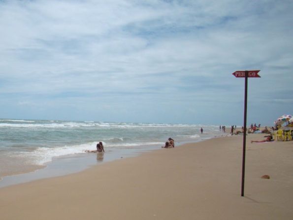 Turistas de São Paulo, pai e filho se afogam em praia na Zona Sul de Aracaju