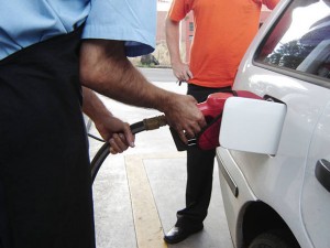 Litro do combustível foi comercializado a R$ 2,936. (Marcos Santos/USP Imagens)