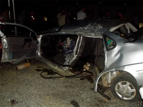 Quatro pessoas morrem em acidente de carro na divisa da Bahia com Sergipe