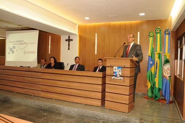 Fábio Henrique participa de abertura dos trabalhos da Câmara de Vereadores