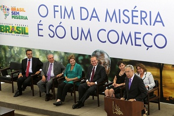Déda discursa em nome dos demais governadores no lançamento de novas ações do Brasil sem Miséria