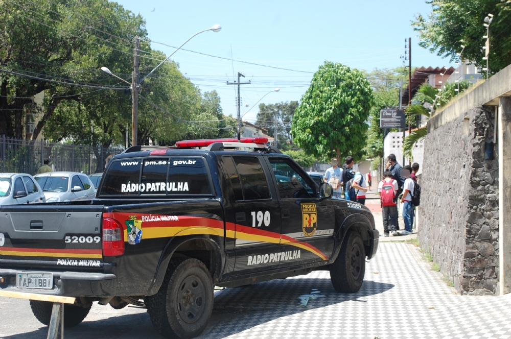 PM recupera em São Cristóvão veículo com restrição de roubo