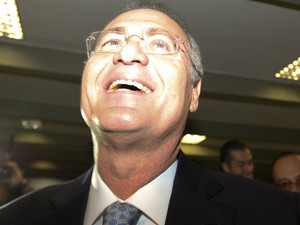 Eleito com 56 votos, Renan Calheiros volta ao comando do Senado