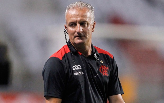 Derrotas dão tempo na calmaria do Flamengo e deixam Dorival sob pressão