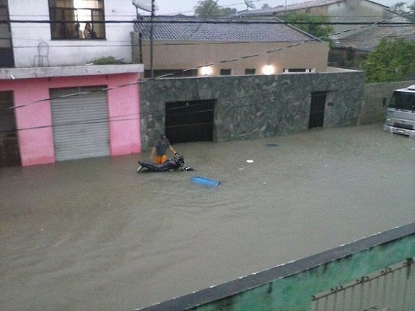  Prefeitura de Itaporanga monta força tarefa para ajudar famílias atingidas por fortes chuvas