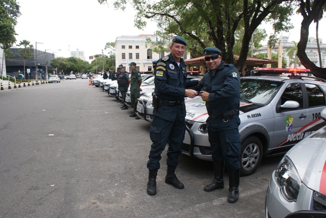  Governo entrega novas viaturas para a Polícia Militar 