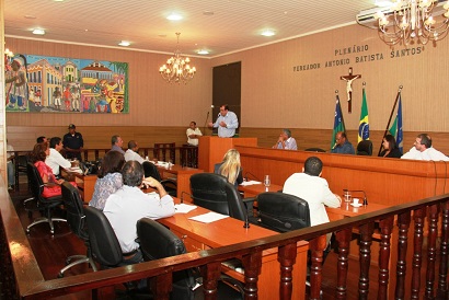 Reitor da UFS debate na Câmara de Vereadores expansão da universidade em Laranjeiras