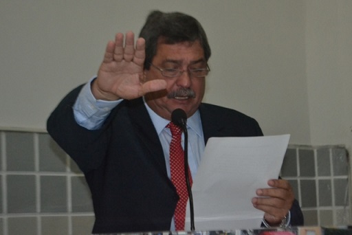 Hélio Sobral toma posse como prefeito de Japaratuba