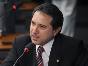 Pela 1ª vez desde 1988, deputado condenado é preso em Brasília