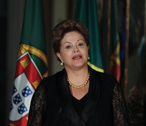 Aprovação do governo Dilma cai de 63% para 55%, diz pesquisa