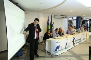  O secretário apresentou dados que reforçam o panorama positivo da economia em Sergipe. (Foto: Vieira Neto/Sedetec)