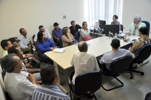 Juiz intermedia acordo entre marchantes e prefeitura de São Cristóvão (Foto: Jr. Ramalho)