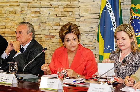 Dilma enviará nesta terça mensagem ao Congresso para o plebiscito