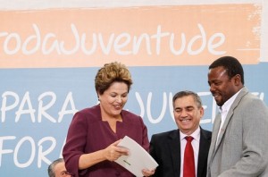  Dilma sanciona lei que reserva 40% de bilhetes de meia-entrada de shows e eventos esportivos para estudantes.(Roberto Stuckert Filho/PR)