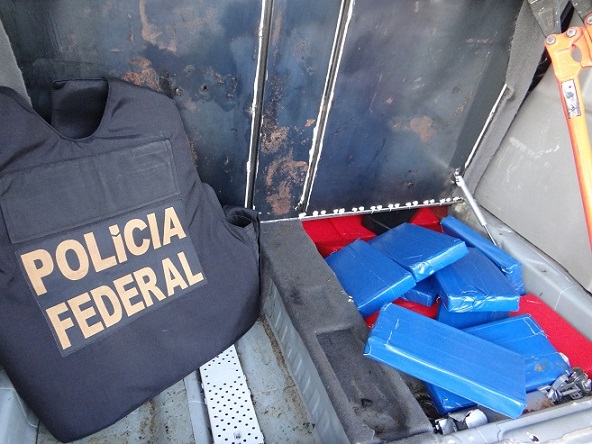Polícia Federal prende mulher com 40 Kg de maconha na bagagem
