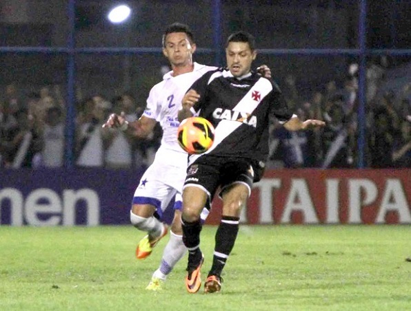  Tenorio marca duas vezes e garante vitória do Vasco no Amazonas