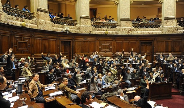 Câmara do Uruguai aprova a legalização da venda da maconha