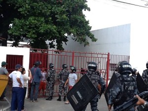  Sete fugitivos do Cenam são recapturados no Jardim UNiversitário em São Cristóvão.(Foto: Magna Santana)