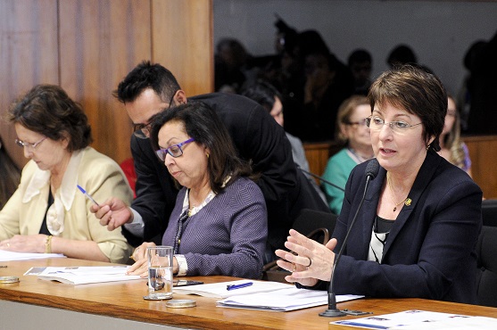  Senadora Maria do Carmo destaca repactuação de contratos do Fies por estudantes 
